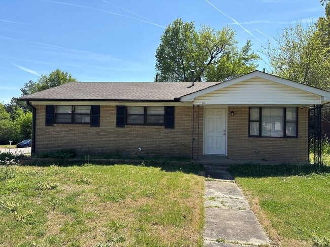 Building Photo - Newly Renovated Home In Frayser - Open To Section 8