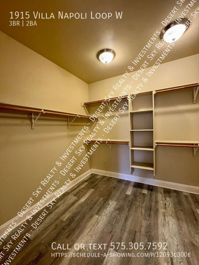 Building Photo - 1915 Villa Napoli Loop W