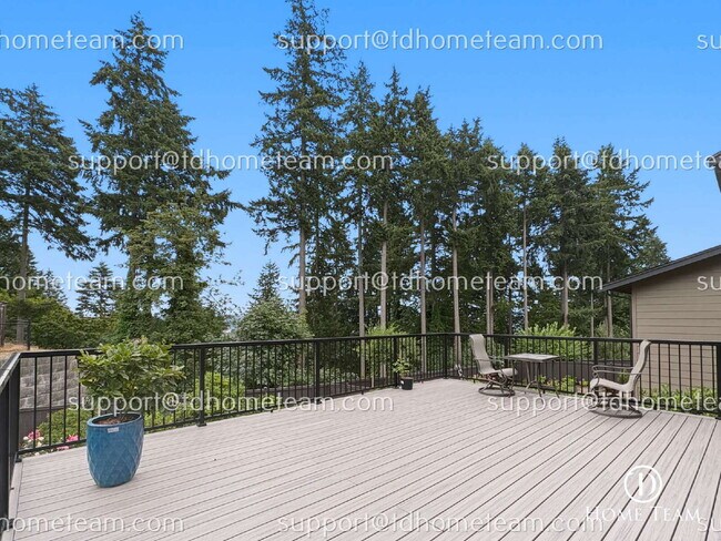 Building Photo - "Spacious 4-Bedroom Auburn Retreat with Scenic Views, Gleaming Hardwood Floors, and 3.5 Baths!"