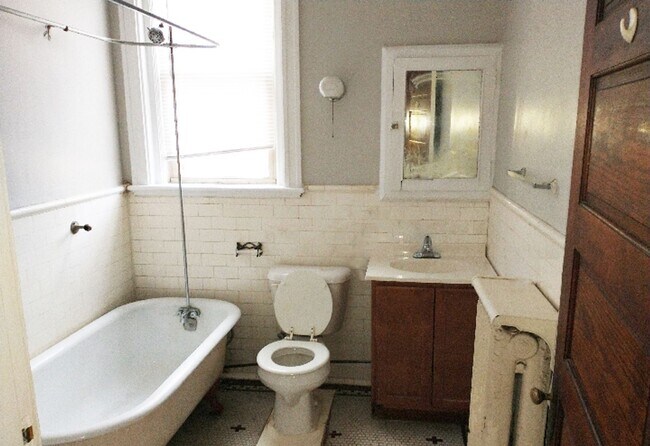 Building Photo - 3227 Jefferson Ave