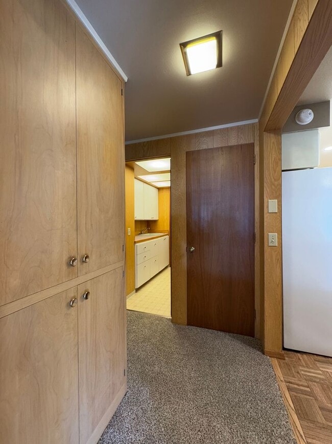 Building Photo - Spacious 6 Bedroom, 3 Bathroom Home Near CWU