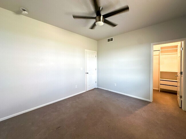 Building Photo - 17286 Bluetrail Ave