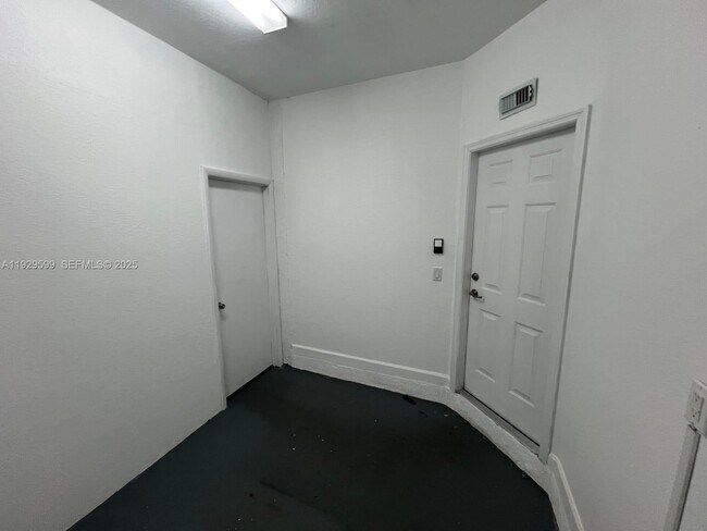 Building Photo - 3399 W 90th Terrace