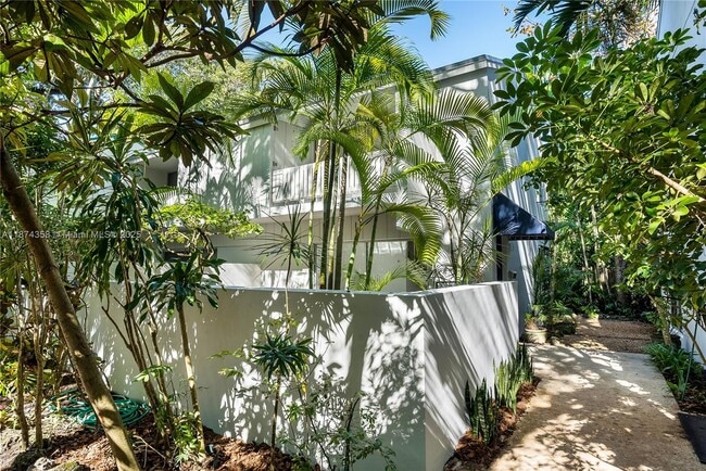 Building Photo - 3517 Loquat Ave