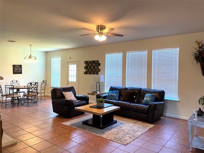 Building Photo - 8138 Wooded Terrace Ln