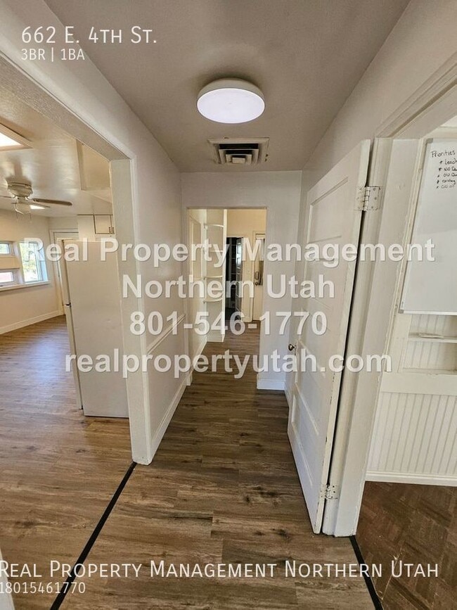 Building Photo - 662 4th St S