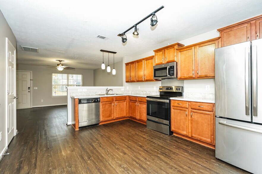 Building Photo - 9244 Thomason Trail