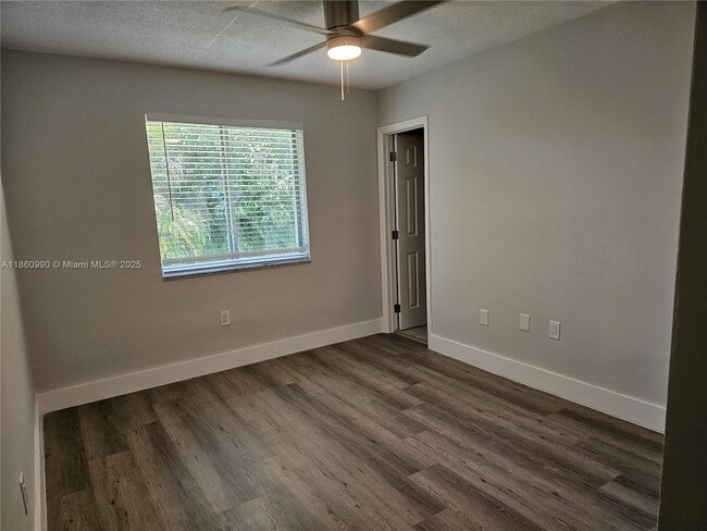Building Photo - 560 NE 63rd St