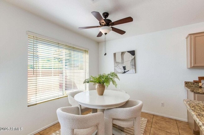 Building Photo - 2647 N Miller Rd