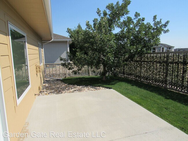 Building Photo - 3 br, 2 bath House - 841 Recluse