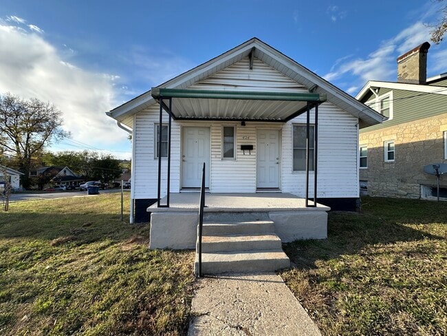 Building Photo - 424 Cherry St