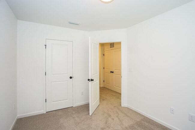 Building Photo - 11828 Avocet St