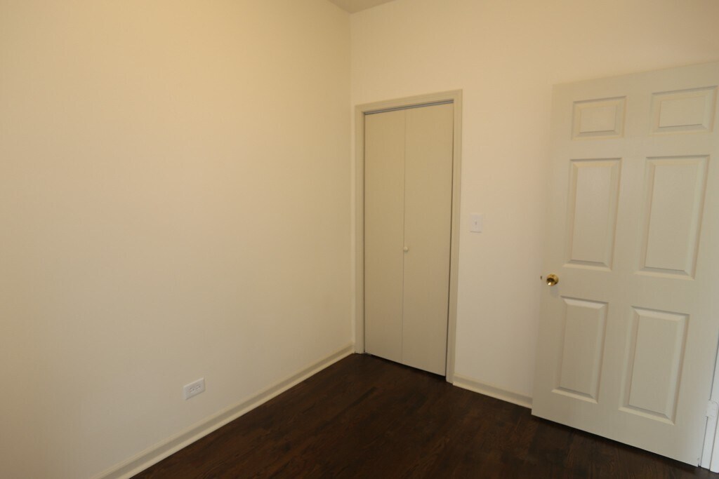 Building Photo - 1315 W Leland Ave