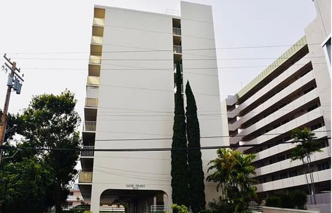 Building Photo - 1620 Ke’eaumoku St