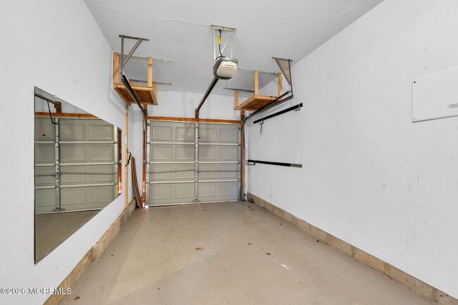 Building Photo - 40 Thistledown St