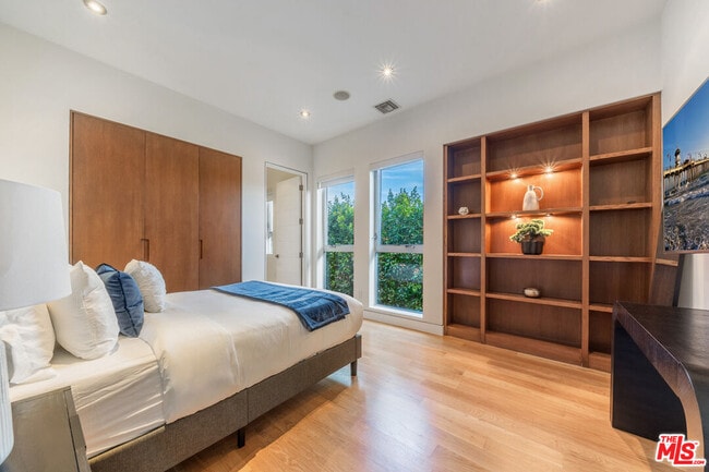 Building Photo - 6359 Colgate Ave