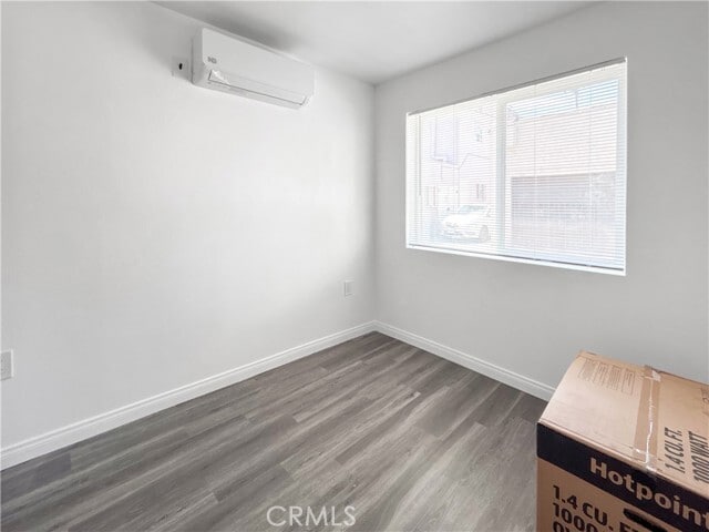 Building Photo - 925 N Washington Pl