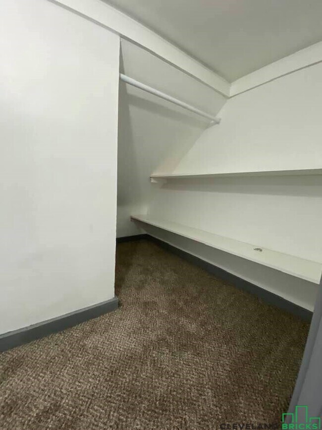 Building Photo - 2054 W 91st St