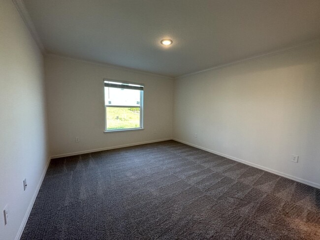 Building Photo - 10936 SW Vasari Way