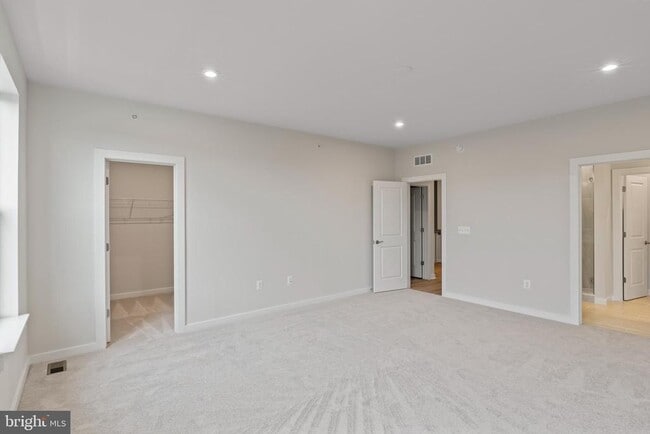 Building Photo - 2152 Glacier Rd