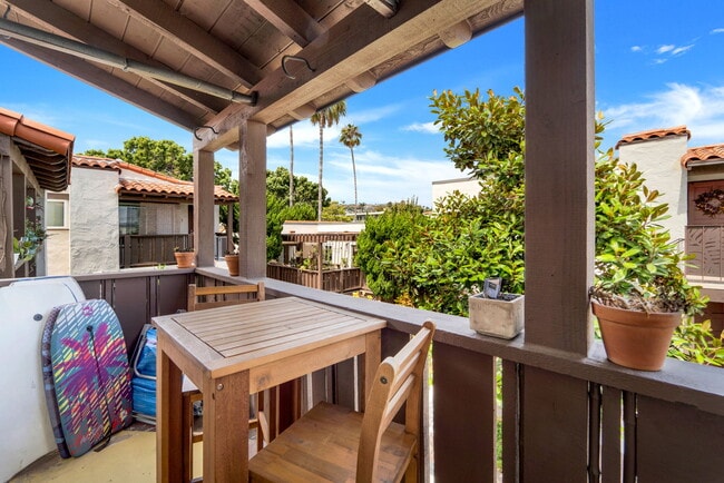 East facing balcony - 709 Agate St