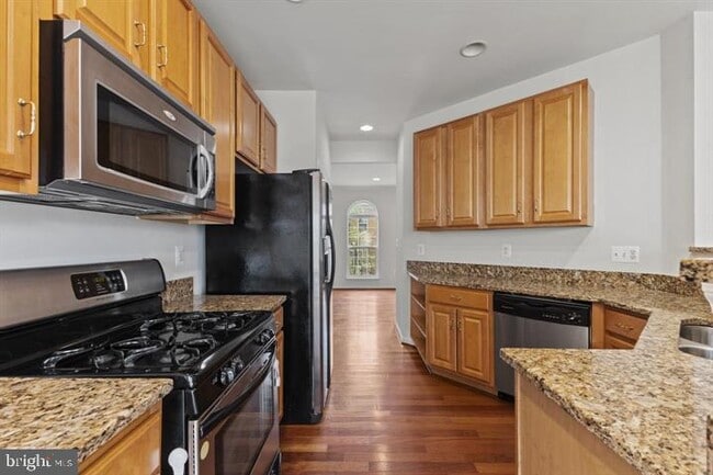 Building Photo - 46212 Walpole Terrace