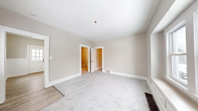 Building Photo - 4500 W 39th St