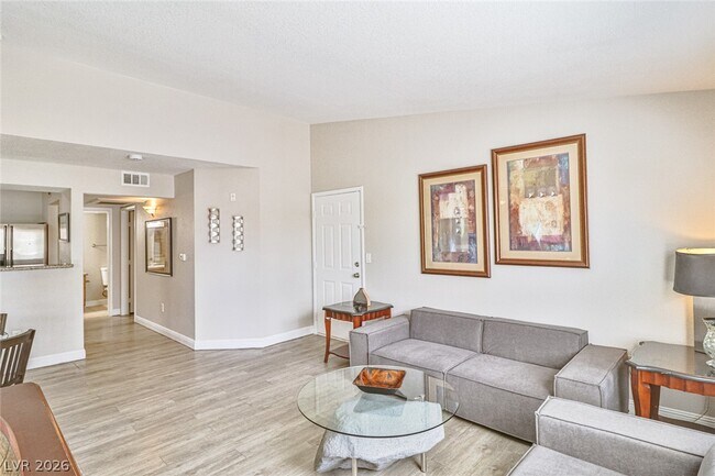 Building Photo - 5055 W Hacienda Ave