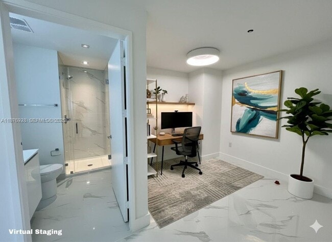 Building Photo - 700 NE 24th St