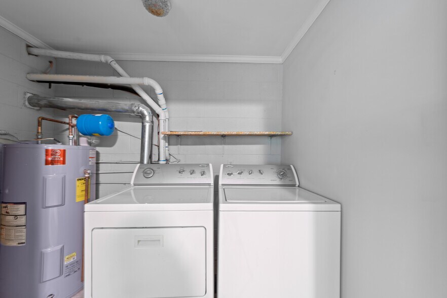 Washer/Dryer - 2117 N Lakeshore Dr
