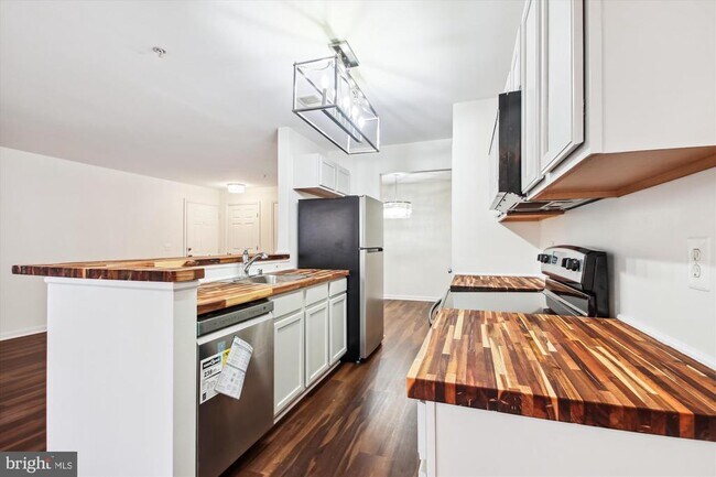 Building Photo - 2155 Scotts Crossing Ct