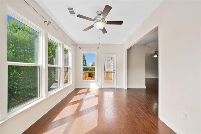 Building Photo - 522 Spring View Dr