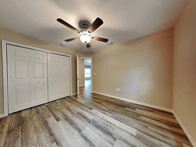 Building Photo - 8547 N Tiny Lily Dr