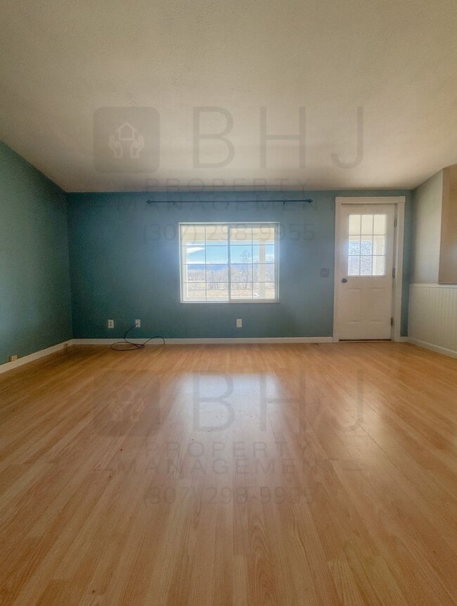 Building Photo - 4 BEDROOM / 2 BATH HOME IN SCSD1!