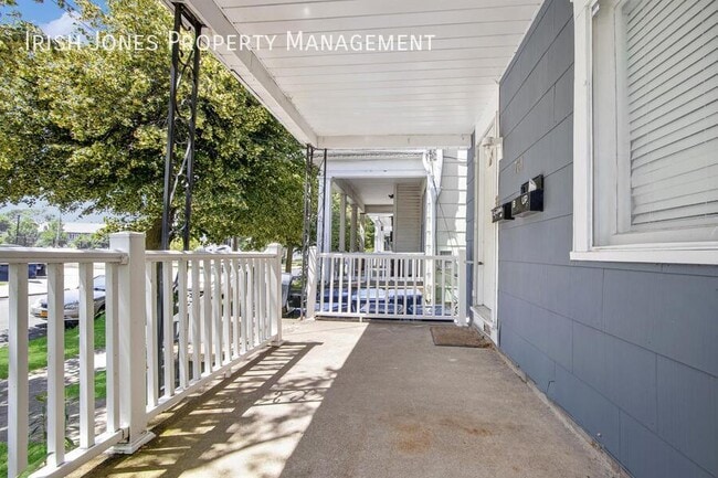 Building Photo - 761 West Ave