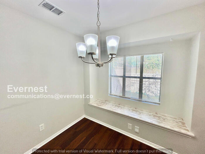 Building Photo - 256 Creek Cove Dr