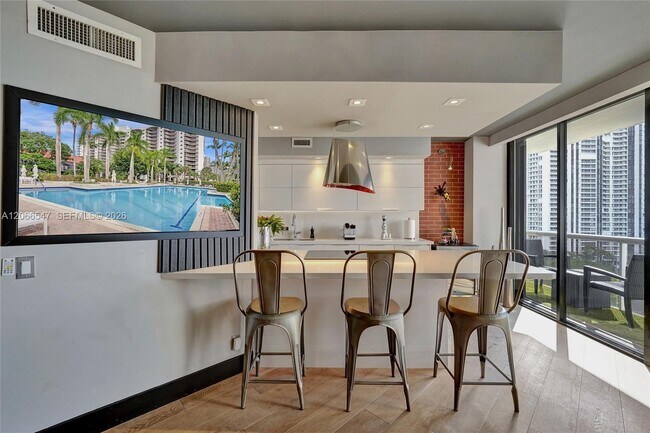 Building Photo - 3610 Yacht Club Dr