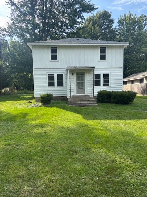 Primary Photo - 1001 Kusterer Dr NW