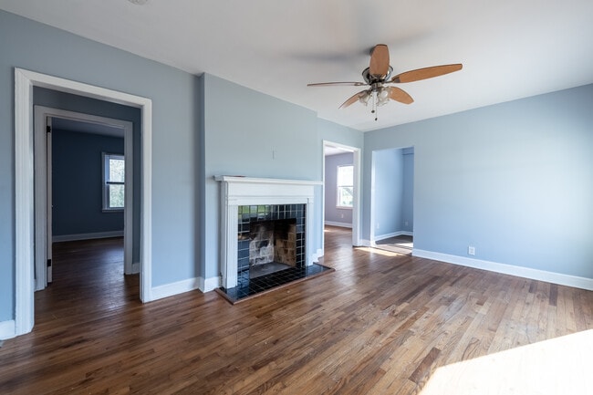 Building Photo - 1443 Venetian Dr SW