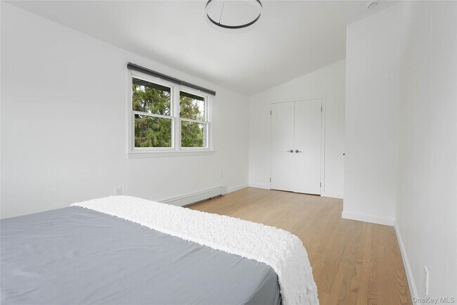 Building Photo - 17 Underhill Dr