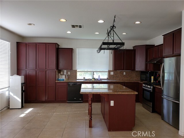 Building Photo - 7117 Silverwood Dr