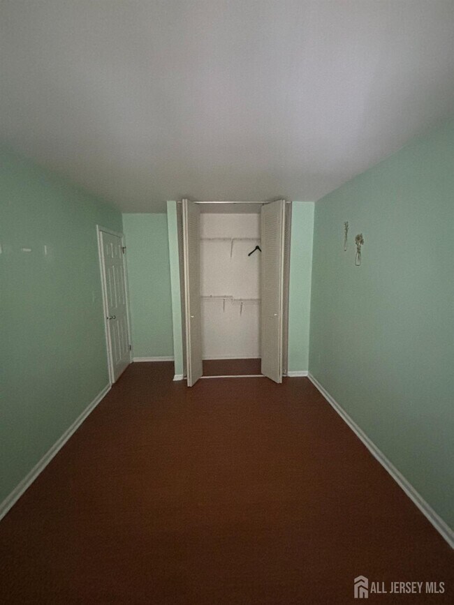 Building Photo - 211 Gambocz Ct