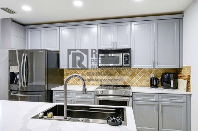 Building Photo - 27020 Adriana Cir