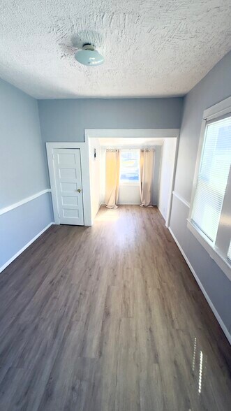 Dining room room - 136 S Peninsula Dr