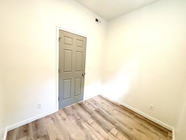 Building Photo - 1090 S 1100 E