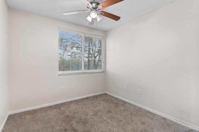 Building Photo - 1130 Reserve Way