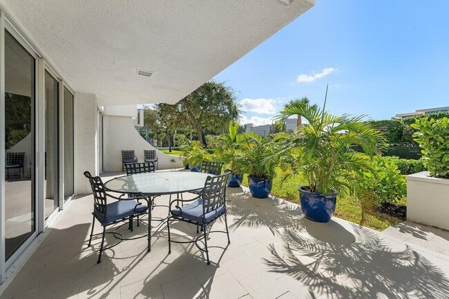 Building Photo - 2773 S Ocean Blvd