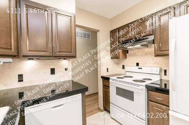 Building Photo - 4311 S 46th St