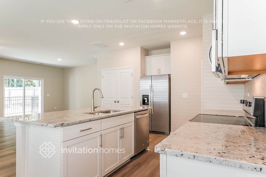 Building Photo - 921 Greenville Wy