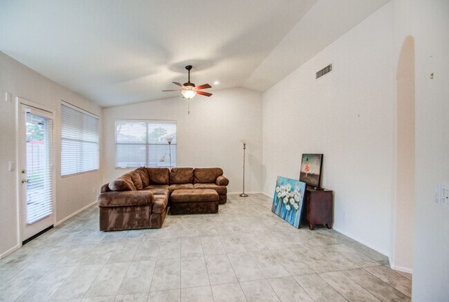 Building Photo - Lakewood 3 Bedroom for Rent!